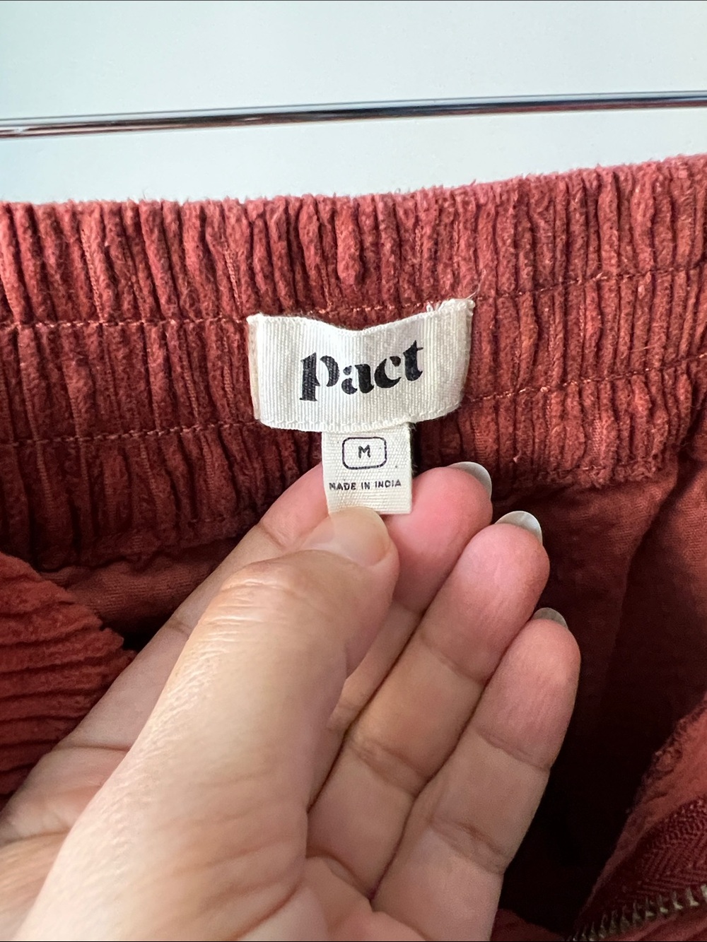 PACT Organic High-Rise Corduroy Ankle Pants in Rust Red M - Picture 5 of 7